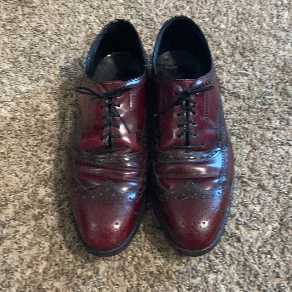 Johnston&Murphy Red Leather Wingtips size 9.5
